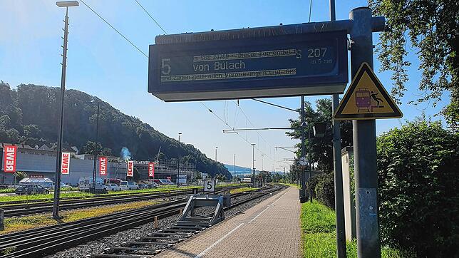 Nahezu verwaist zeigt sich der Bahnhof Waldshut am Morgen des 11. August. Wegen des Bahnstreiks fallen zahlreiche Verbindungen aus. ...