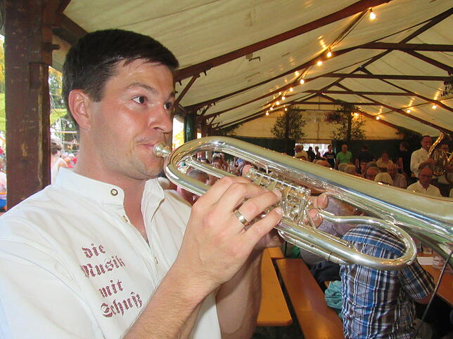 Bild 33: Bilder: Heißes Sommerfest in Engelswies mit Blaskapelle Peng