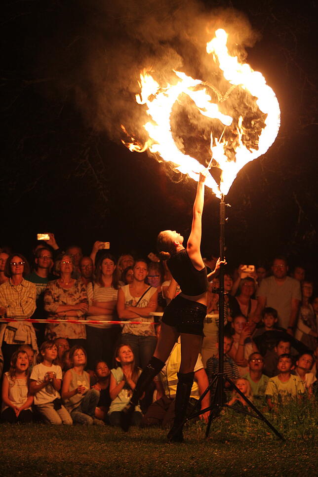Bild 7: Bilder von Feuershow und Feuerwerk beim Lichterfest in Bad Dürrheim