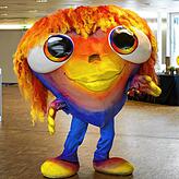 Lumo, das Maskottchen des 69. Eurovision Song Contests, ist überall in Basel unterwegs.