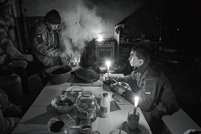 Trügerische Idylle an der Front im Winter 2018. Bilder: Till Mayer