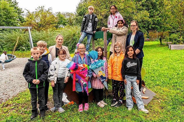 Fröscheklasse: Die Schüler mit den Klassenlehrerinnen Irina Botyen und Jasmin Schaufler.