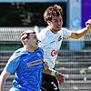 Luis Seemann (rechts) feierte sein Startelf-Debüt beim Oberligisten FC 08 Villingen. Trainer Steffen Breinlinger war zufrieden mit der ...