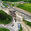Die Baustelle von oben: Aktuell laufen Arbeiten am Überbau der neuen Brücke. Damit ist die oberste Ebene der künftigen ...