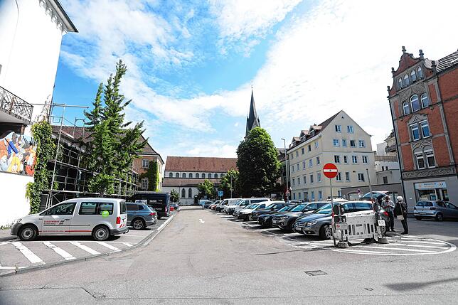 Autofrei oder nicht? Über die Zukunft des Stephansplatz wird seit Jahren gestritten. Aktuell ist hier weiterhin ein Parkplatz.
