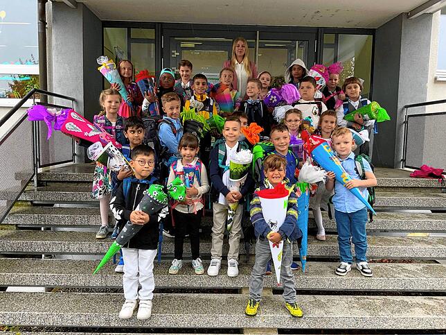 23 Jungen und Mädchen wurden in die Klasse 1b der Grundschule Unterlauchringen eingeschult. Klassenlehrerin ist Lena Kümmerlin.