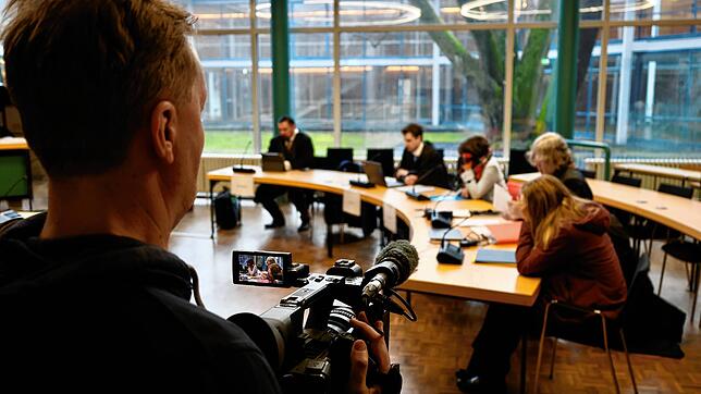 Dritter Verhandlungstag in Konstanz: Nachdem im September 2023 ein Siebenjähriger durch einen Schwimmfall im Unterricht zu Tode kam, ...