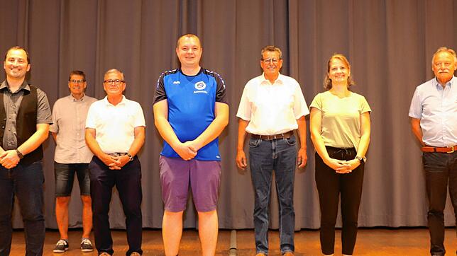Die Vorstandschaft des SC Pfullendorf wurde in fast unveränderter Form für zwei weitere Jahre wiedergewählt. Die neu Gewählten von ...