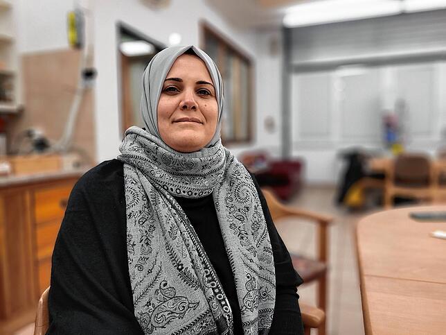 Yassmen Almalati aus Syrien, wohnt seit 2015 mit Ehemann und vier Kindern in Markelfingen.