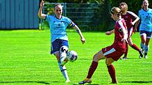 Gibt ein Wiedersehen: Michelle Köpfer (links) bleibt mit dem FC Wittlingen doch in der Verbandsliga und darf sich doch wieder aufs Derby ...