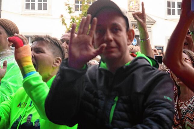 Bild 22: 2200 Fans feiern mit Kerstin Ott auf dem Schlossplatz