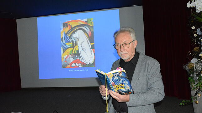 Mit dem Werk über den Künstler in der Hand: Franz Lindenhahn liest aus der Romanbiografie über Franz Marc und gibt dazu Einordnungen. ...
