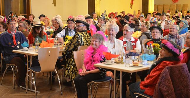 Bild 29: Bilder von der bunten Fasnacht für Senioren in der Stadthalle
