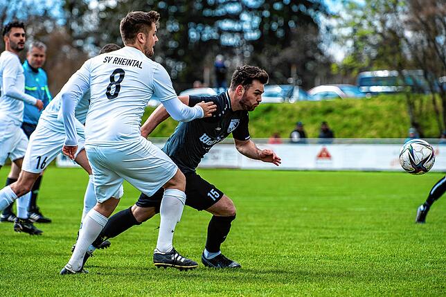 Bild 14: SV Waldhaus besiegt den SV Rheintal glatt mit 4:0 &ndash; und wir haben Bilder!