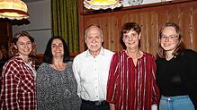 Die stellvertretende Vorsitzende Ramona Förg (von links), Beisitzerin Bettina Fleig, Kassiererin Ute Wimmer und Jugendsprecherin Sarah ...
