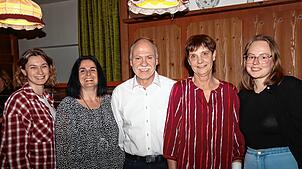 Die stellvertretende Vorsitzende Ramona Förg (von links), Beisitzerin Bettina Fleig, Kassiererin Ute Wimmer und Jugendsprecherin Sarah ...