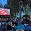 Auf der 72-Quadratmeter-Leinwand sind zehn Filme zu sehen. Los geht es am 19. Juli mit dem Thriller „Der Gesang der Flusskrebse“.