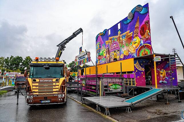 Viel Regen beim Aufbau des Volksfestes auf dem Schwenninger Messegelände: Doch beim Beginn am Freitag, 22. August, dürfte sich das ...