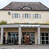 Der ehemalige DHL-Zustellstützpunkt in der Bahnhofstraße wird derzeit leergeräumt. Auf dem Areal will ein Investor einen Gebäudekomplex ...