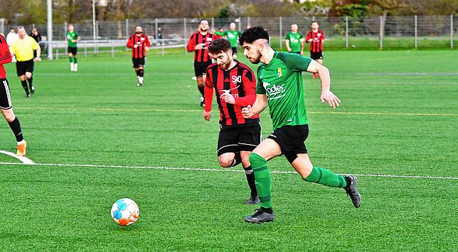 Bild 8: SV Herten besiegt den SV Jestetten im Kellerduell mit 3:2 &ndash; und wir haben Bilder!