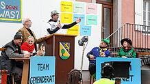 Das Jubiläum 50 Jahre Doppelgemeinde war auch Thema beim Narrenspiel der Käfersieder in Mühlhausen (von links): Bernd Schamberger, ...