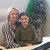 Erfolgreiche Unternehmerin und Mutter: Die Versicherungsmaklerin Stephanie Lovisi (42) aus Lauchringen mit ihrer Tochter Mia (9).