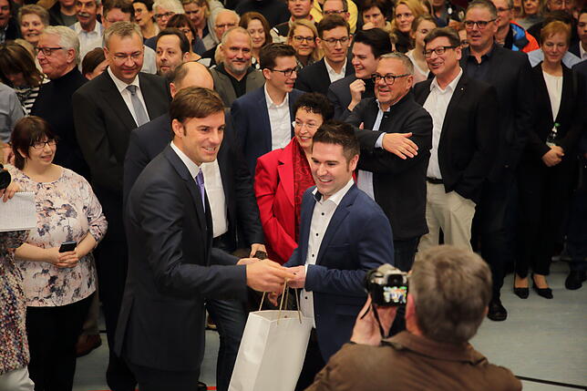 Bild 34: Bilder von der Hilzinger Bürgermeisterwahl in der Hegauhalle