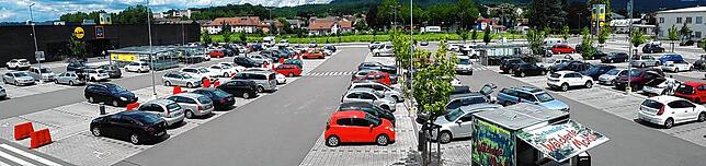 Noch Luft nach oben: Die Kapazitäten des Parkplatzes auf dem Brennet-Areal in Bad Säckingen war am Montag Nachmittag noch längst nicht ...