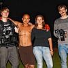 Sportplatz Dogern: Felix Nguyen mit seiner Assistentin Nadine Böhme. Daneben die Mitglieder des Filmteams, Studenten der Filmakademie ...
