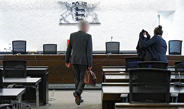 Der angeklagte Poliziinspekteur bei einem Gerichtstermin in Stuttgart.