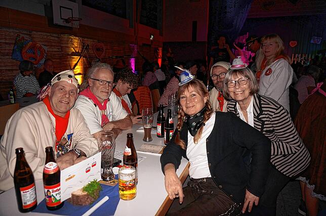 Bild 25: Stimmung pur beim Düengemer Stadl