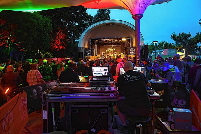 Bild 32: Das Open-See 2025 startet: Im Konstanzer Stadtgarten spielt drei Tage die Musik