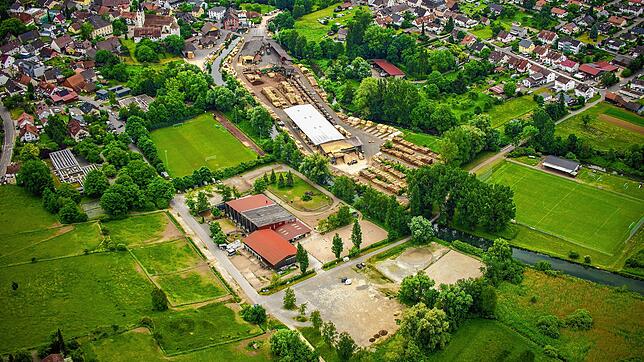 Jetzt ist es amtlich: Das neue Lagergebäude für die Organisatoren der Sichelhenke soll direkt neben dem bisherigen Festzeltplatz (im ...