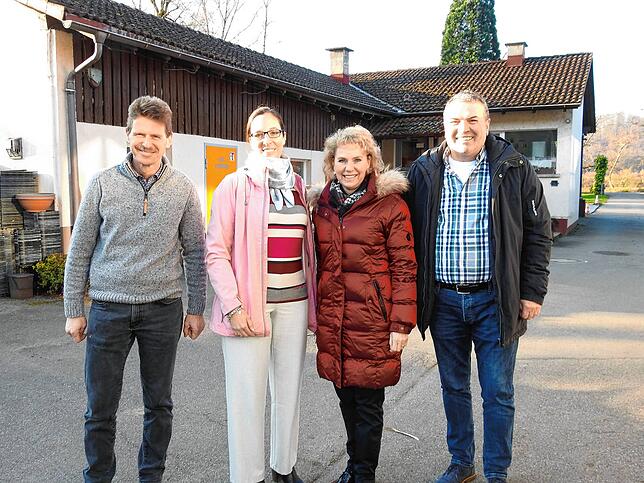Sie arbeiten an einer guten Lösung für die Stadtgärtnerei: Bernd Kramm (Leiter), Carmen Urban (Leiterin Hochbauamt), Petra Dorfmeister ...
