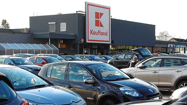 Voller Parkplatz beim Kaufland (hier in Bad Säckingen). Dass die Lörracher Filiale am vergangenen Samstag aufgrund von Warenmangel ...