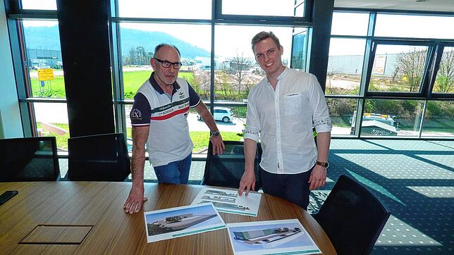 Viel vor: Jürgen Strasser, Geschäftsführer der Hochrhein Vision GmbH, und sein Sohn Tobias Strasser präsentieren die Pläne für die ...