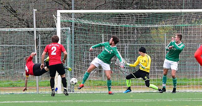 Bild 14: FC Zell besiegt den FC Hochrhein deutlich mit 4:1 &ndash; und wir haben Bilder!