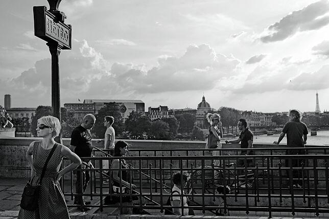 Eines von Burlandos Werken: Eine Momentaufnahme und doch sehr sorgfältig komponiert: Pont Neuf, Paris.