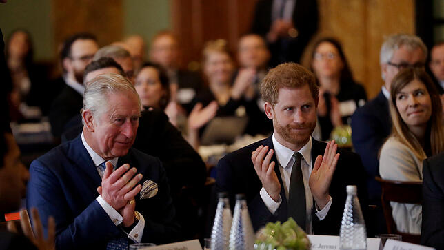 Bald wieder alles wie früher? Die Gerüchteküche brodelt, was eine Versöhnung von König Charles III. und Prinz Harry angeht.
