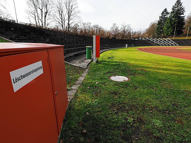 Der Brandschutz war der Grund, warum das Stadion 2023 quasi über Nacht gesperrt wurde. Nun hat die Stadt für 700.000 Euro die Mängel ...