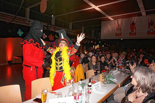 Bild 19: Düengemer Obed 2025: Zauberwald und tolle Unterhaltung in Tiengener Stadthalle