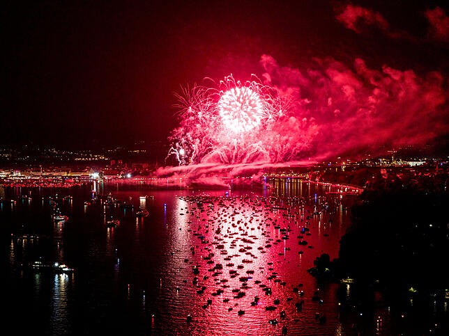 Bild 9: Wow! So atemberaubend schön ist das Feuerwerk 2025 beim Konstanzer Seenachtfest