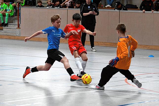Bild 1: Jubel in Bräunlingen: FC 08 Villingen und FV Tennenbronn holen Bezirksmeistertitel