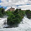 Der Fels inmitten des Rheinfalls darf normalerweise von Besuchern betreten werden. Aktuell ist er aus Sicherheitsgründen allerdings ...