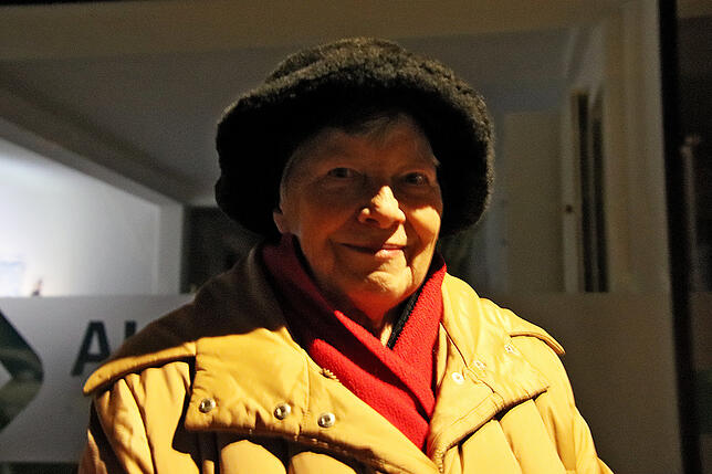 Doris Graner findet Stolpersteine wichtig. Eine kleine Säule am Bahnhof reiche nicht aus.
