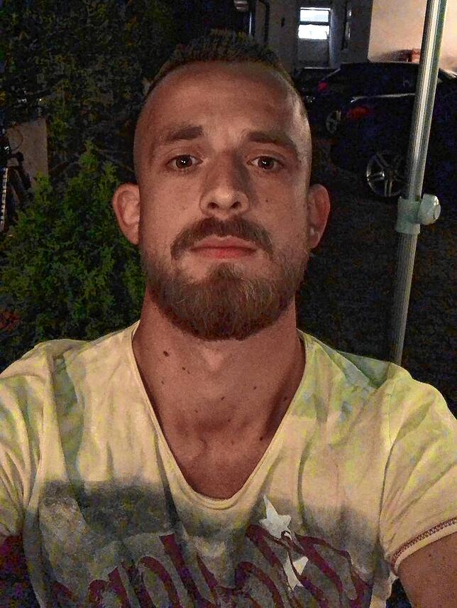 Leonardo König (BC Konstanz-Egg) reagierte am schnellsten, als ein Spieler der gegnerischen Mannschaft aus Allensbach verletzt auf dem ...