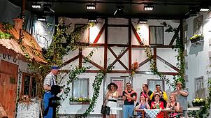 Die Theaterfreunde Herdwangen spielen in diesem Jahr den Bauernschwank &ldquo;Alles bestens geregelt&ldquo; von Bernd Gombold in der ...
