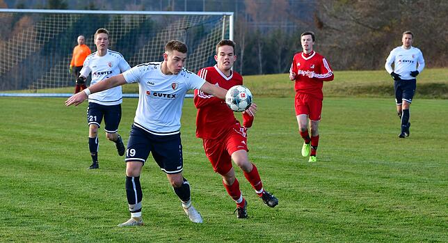 Bild 8: FC Schlüchttal rettet ein 2:2 gegen den FC RW Weilheim &ndash; und wir haben Bilder!
