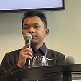 Bagas Kurniawan lernt bei der Firma BIW in Schonach den Berufs des Werkzeugmechanikers. Beim Fachkräftekongress berichtet er von seinen ...
