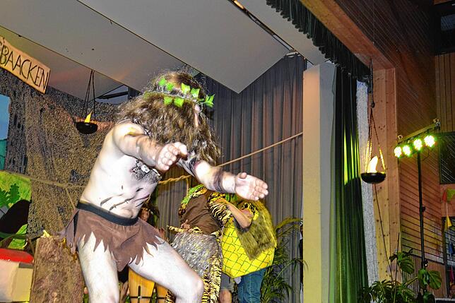 Bild 15: So viel zu sehen! Trachtenkapelle begeistert beim Dilldappenball